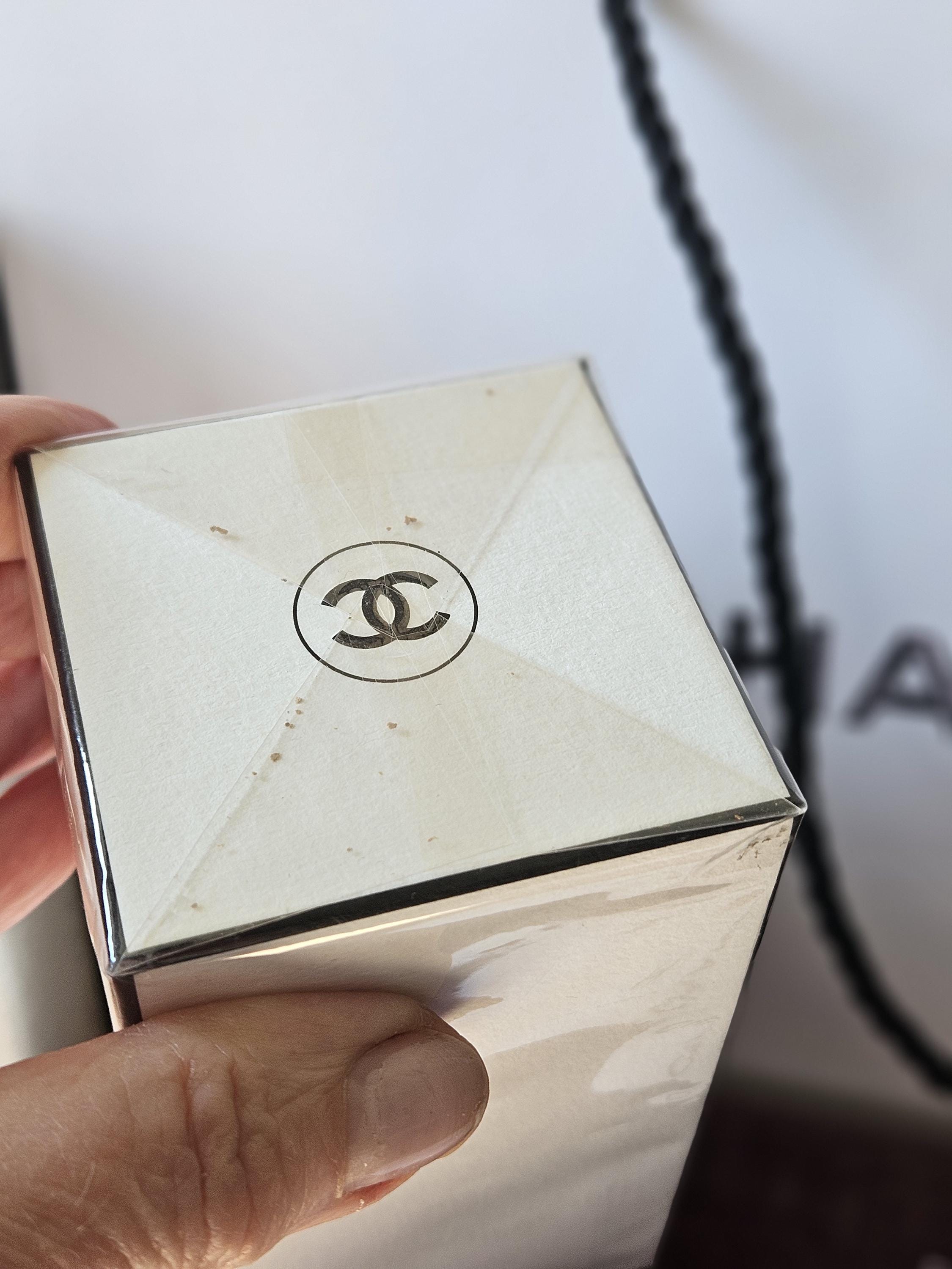RARE Exquisite French Les Exclusifs CHANEL No.18-unused