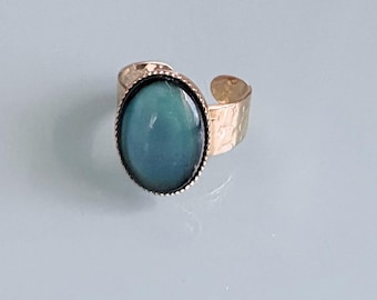 Mood ring ou bague d'humeur qui change de couleur en acier inoxydable doré