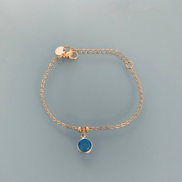 Bracelet saphir, bracelet femme gourmette pierre Swarovski saphir et perles Heishi plaqué or 24 k, bracelet doré