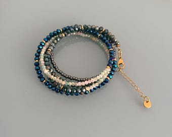 Clovers – 5-strand bracelet or necklace with Indian beads and hematite – Handmade jewelry in 24K gold-plated stainless steel