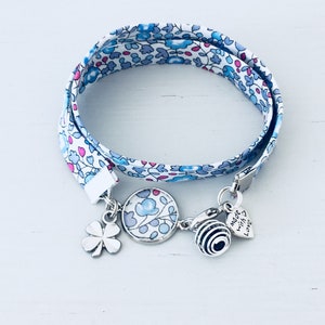 Liberty-Armband mit blauen Kleeblüten, Liberty-Schmuck, Stoffarmband, Geschenkidee, Parfümarmband, Armband, Damengeschenk, Schmuckgeschenk