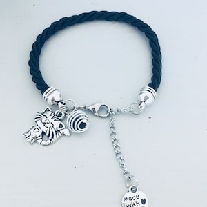 Black bracelet with cat pendant, jewel, jewelry, bracelets, woman bracelet, black bracelet, cat bracelet, cat jewel
