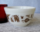 Vintage Pyrex Early American Nesting Mixing Bowl, 401 Small 1 1 2 Pint, No Chips or Cracks, Nice Brown Paint, Light Wear - 9982b