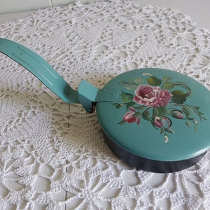 Vintage Nashco Tole Crumb Catcher, Aqua Blue with Pink Flowers, Silent Butler - 18575