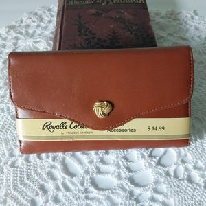 Cartera vintage sin usar de la Princesa Gardner con monedero, de cuero marrón con herrajes dorados, funda para chequera y portabolígrafos - 19267