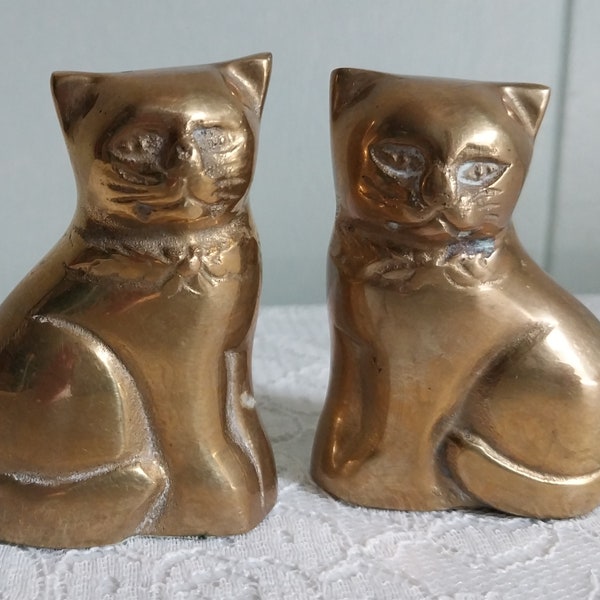 2 Vintage Brass Cats, 2 1/2" Tall, Bookends for Small Books, Felt on Bottoms - 17871