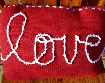 Almohada de suéter de punto rojo Love