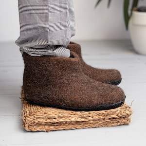 Woolen ankle boots in natural brown color for women - sustainable indoor footwear