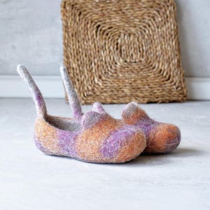 Funny wool slippers baby in rainbow coloured wool cat children preschool slippers