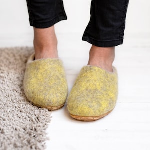 wool slippers- felt slippers- boiled wool slippers- flat woman slippers- home slippers- slippers- hygge clogs
