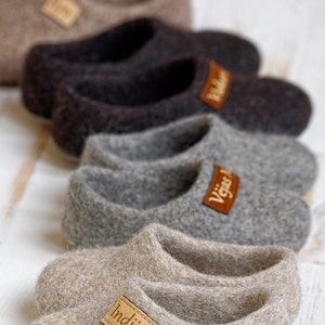 Felt kids slippers- felted baby slippers- wool baby clogs- kids felt shoes- wool slippers for children- natural wool slippers