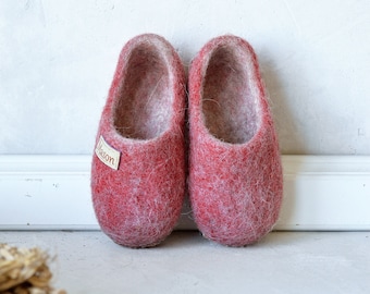 Red felt baby wool slippers- toddler personal slippers with name for nursery or baby shower gift