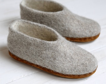 Boiled wool slippers made from natural sheep's wool /felted slippers