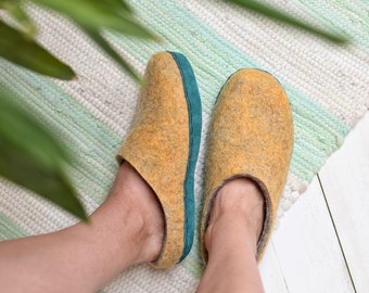 This women slippers is already made! No need to wait 2 weeks for making