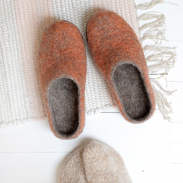 woman orange felt slippers- wool clogs- boiled wool slippers- felt house slippers- slippers with rubber sole- house shoes