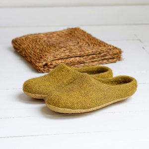 Women woolen slippers with rubber sole- felted slippers for her- Christmas gift