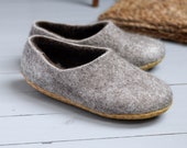 wool slippers- felted wool slippers- man wool slippers- wool clogs- boiled organic shoes- beige color slippers- house shoes
