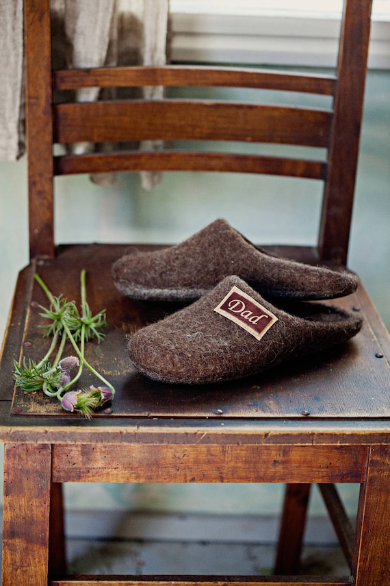 Personalized Men Wool Slippers, Felt House Shoes with Dad Name, Handmade Non Slip Indoor Slippers Gift for Him