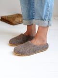 Boiled wool woman slippers- felt slippers- wool clogs- Christmas gift for woman- inside home shoes product logo