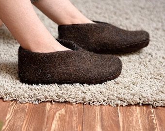 Sturdy brown felted slippers with custom sole- boiled wool clogs for women- eco friendly house shoes