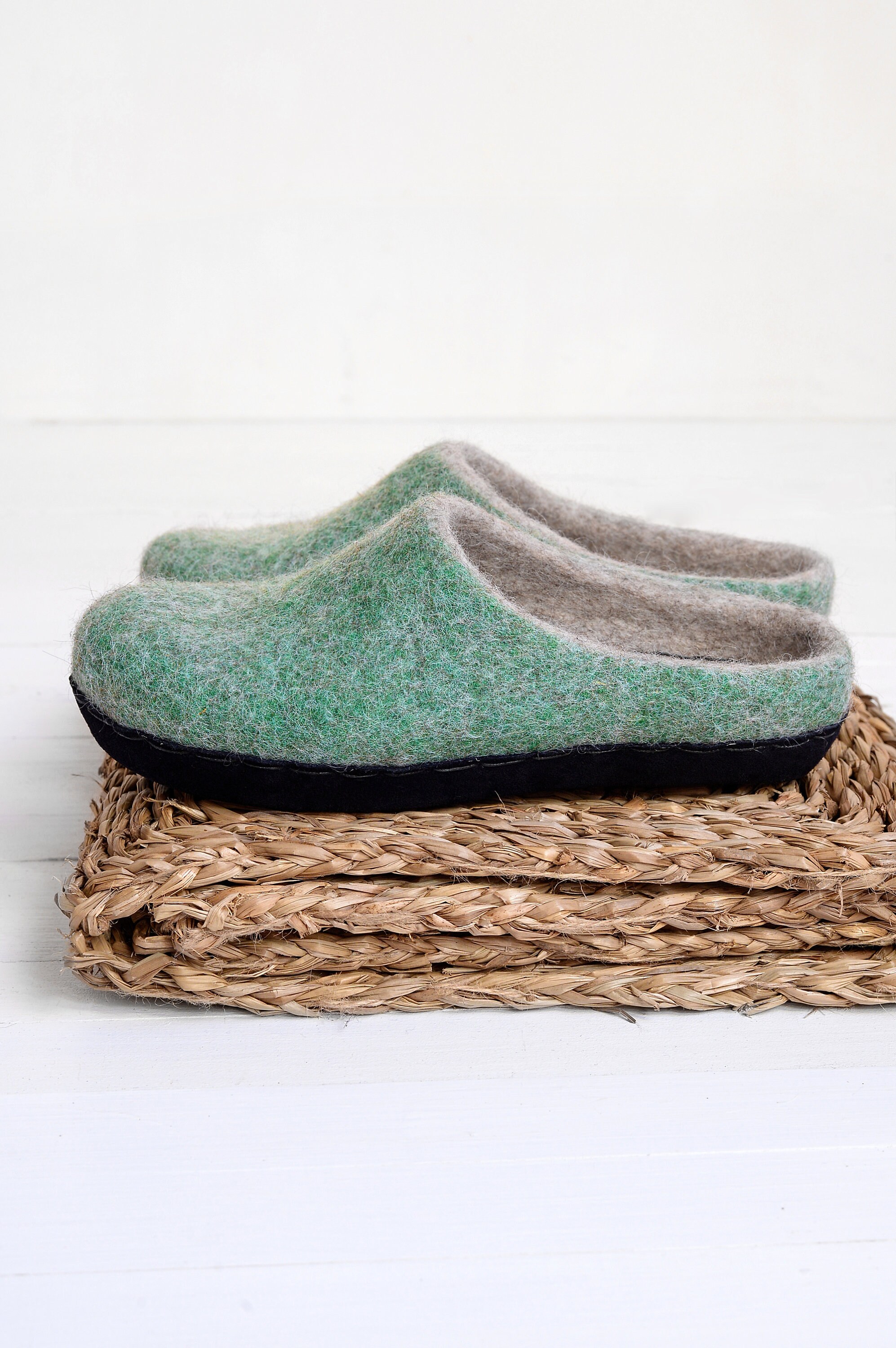 warm felt slippers for women in green wool color with leather sole