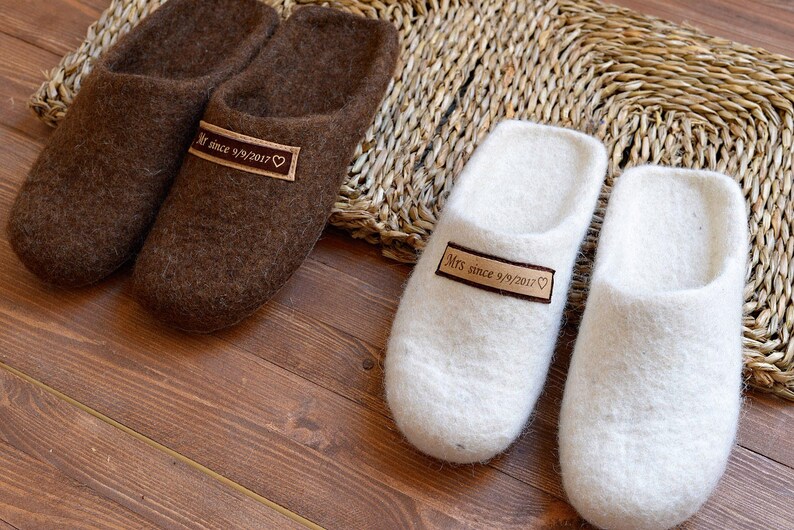 Custom dad slippers men handmade felt wool house shoes brown