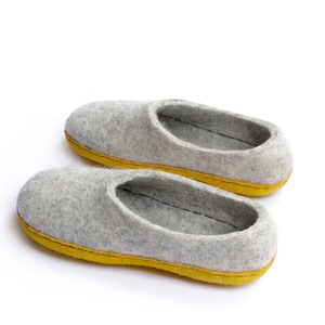 Felted slippers-winter slippers- felt clogs- boiled wool slippers- gray wool slippers- gift for her- indoor shoes- shoes