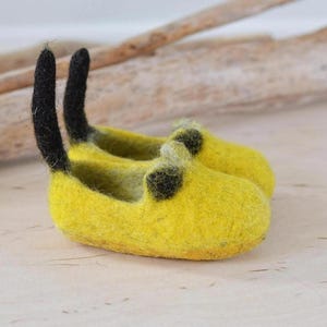 Handmade Wool Baby Slippers: Eco-Friendly Felted Shoes
