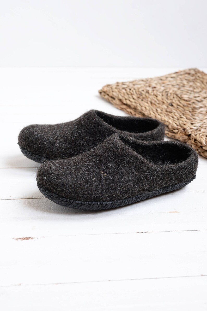 women felt slippers black woolen shoes slippers with natural rubber sole warm home slippers image 2