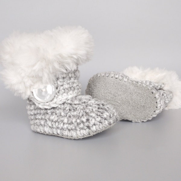 Gender Neutral Gray Baby Booties, Leather Baby Shoes with Soft Ivory Fur, Crochet Baby Booties, Unisex Infant Gift, Warm Winter Baby Present