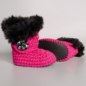 Hot Pink and Black Fur Winter Crochet Baby Booties for Girl, Black Leather Crib Shoes, Punk Fuchsia Baby Girl Shoes, Winter Baby Shower Gift image 1