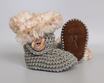 Winter Baby Photo Props, Grey Infant Booties, Fur Newborn Shoes, Pregnancy Announcement, Newborn Photography, New Baby Gift, Gray Soft Soles