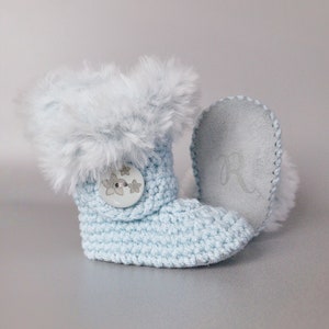 Crochet Baby Booties, Baby Blue Baby Shoes, Suede Crib Shoes, Fur Infant Uggs, Winter Baby Booties, Pastel Newborn Outfit, Gift for New Baby