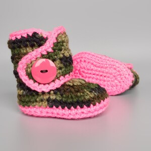 Infant Cowgirl Boots, Hot Pink Newborn Booties, Camouflage Crib Shoes, Crochet Baby Booty, Pink Camo Baby Shoes, Infant Hunting Outfit image 3