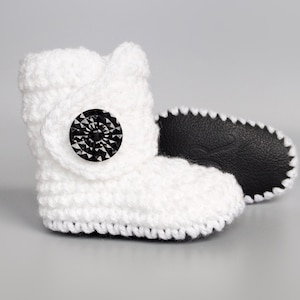 White Baby Booties, Black Leather Crib Shoes, Baby Girl Boots, Gender Reveal Gift, Neutral Infant Outfit, Warm Winter Baby Shoes for Newborn