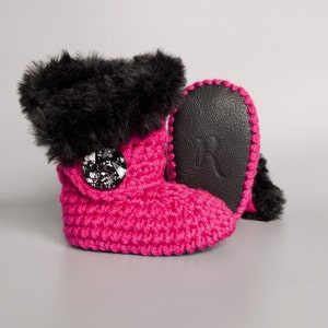 Hot Pink and Black Fur Winter Crochet Baby Booties for Girl, Black Leather Crib Shoes, Punk Fuchsia Baby Girl Shoes, Winter Baby Shower Gift image 4
