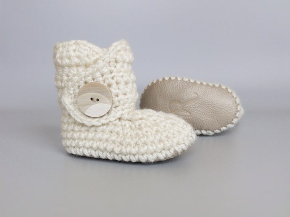 gender neutral newborn shoes