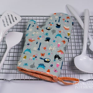 Heat Resistant Oven Mitt - &quot;Chicken & Egg&quot;