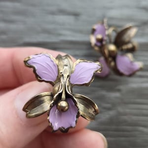 Vintage Lilac Orchid Purple Enamel orchid Flower Clip On Earrings Orchid Enamel Clip On Earrings 1950s 3d Orchid Flower Earrings