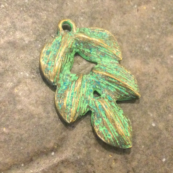 CLEARANCE Large Leaf Charm pendants in Antique Bronze with Green Patina finish Package of 1 Leaf Charm