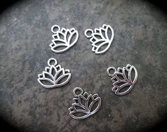 Pakiet 5 zawieszek Lotus Charms idealnych do regulowanych bransoletek typu bangle Charms do jogi