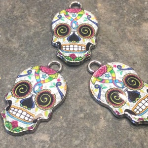Lot de 3 breloques crâne d'Halloween en émail coloré
