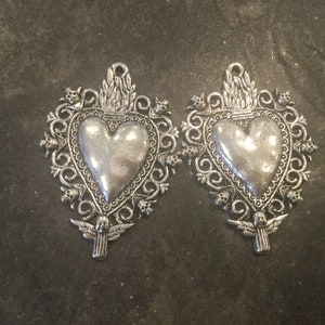 Large Rustic Heart pendants with skull detail  perfect for jewelry making Package of 2 antique  silver charms Beautiful Quality