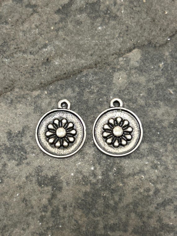 Artisan style Daisy pendants with semi matte finish package of 2