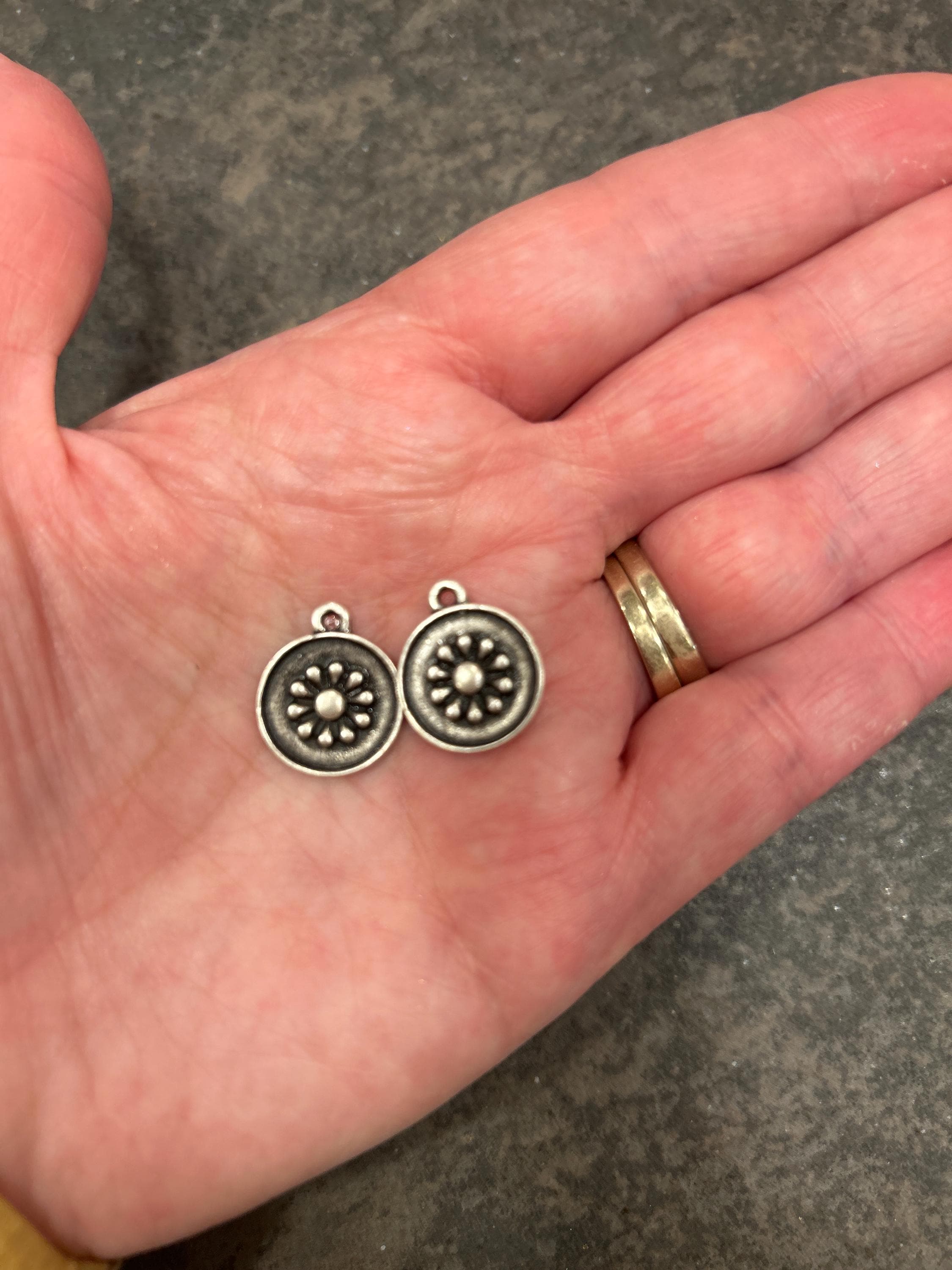 Artisan style Daisy pendants with semi matte finish package of 2
