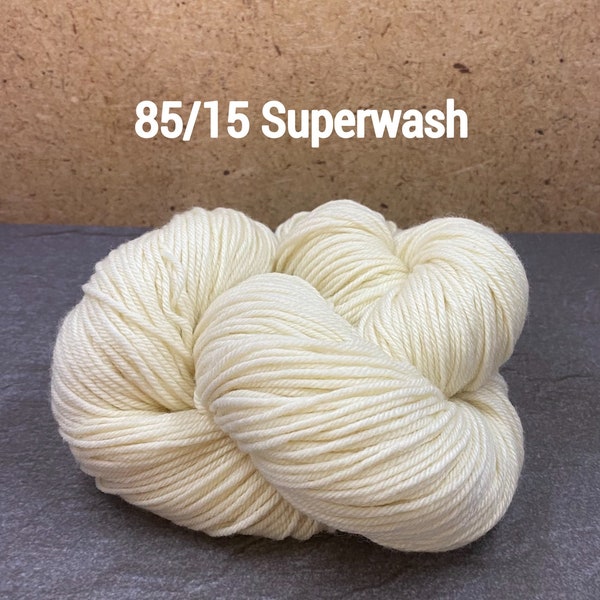 Garn, DK Extra Fine Superwash Merino 100g Knäuel, 19,5 micron SW Merino, schöne Weichheit mit auch Stärke, 85% SWM/15 Nylon, 246 yds/100g