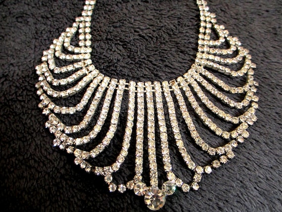 Vintage Costume Jewelry Necklace 16"