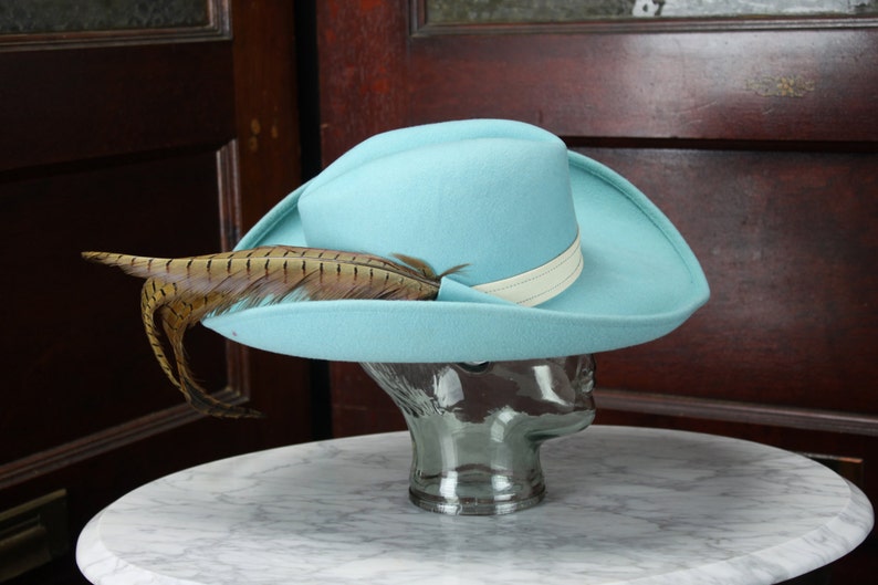 Vintage Women/'s Fashion Cowboy Felt Spring /& Summer Fashion Hat Dead Stock Teal Adolfo II Vintage Musketeer