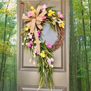 Tulip Wreaths for Front Door, Spring Wreath, Easter Wreath, Wreaths for Front Door, Grapevine Wreath, Mothers Day, Spring Tulip, Wreathes