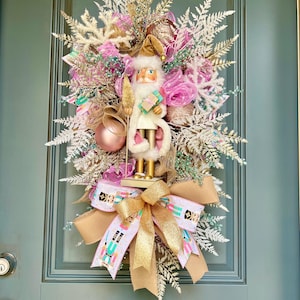 Christmas Wreath for Front Door, Nutcracker Wreaths, Christmas Candy Decorations, Candy Wreath, Holiday Home Decor, Pink and Blue Christmas